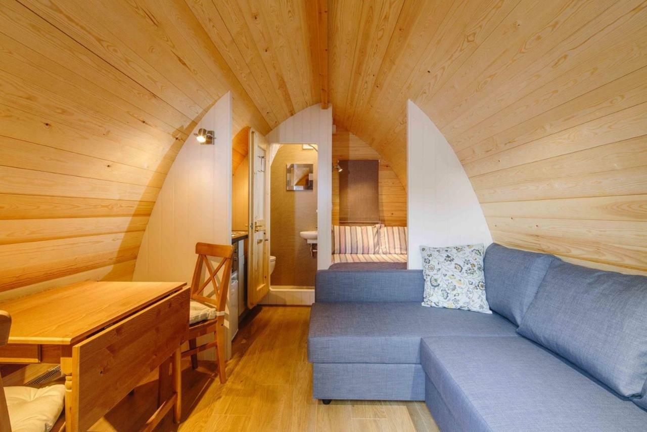Mallow Glamping Pod 첼튼엄 외부 사진