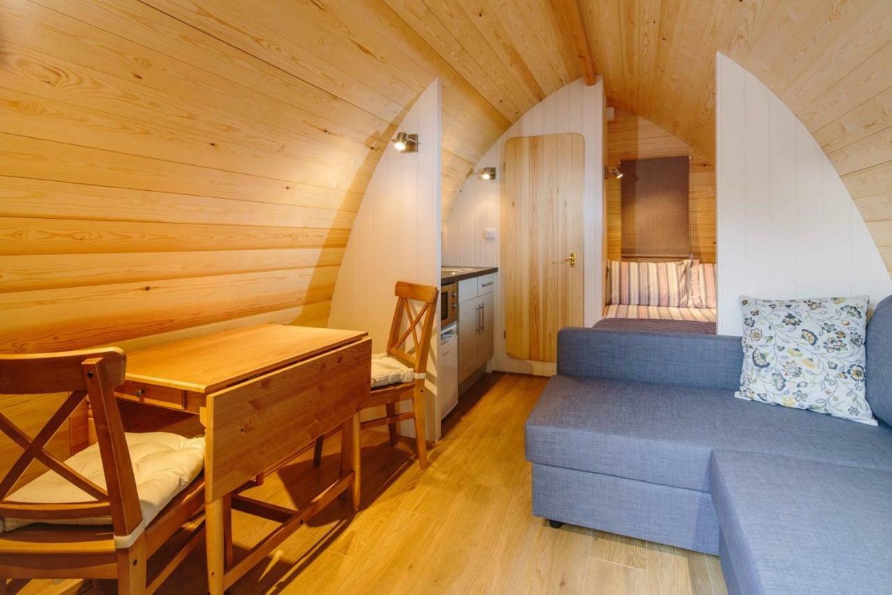 Mallow Glamping Pod 첼튼엄 외부 사진