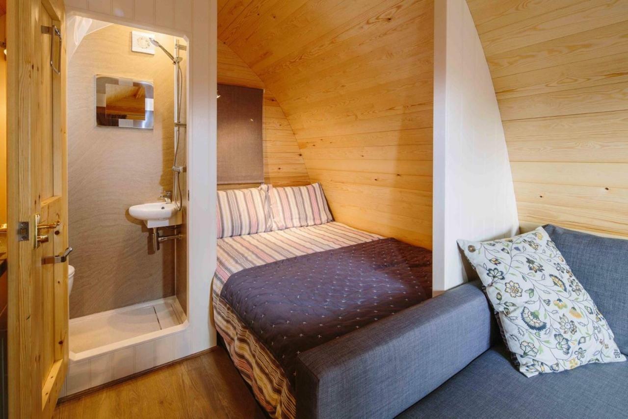 Mallow Glamping Pod 첼튼엄 외부 사진